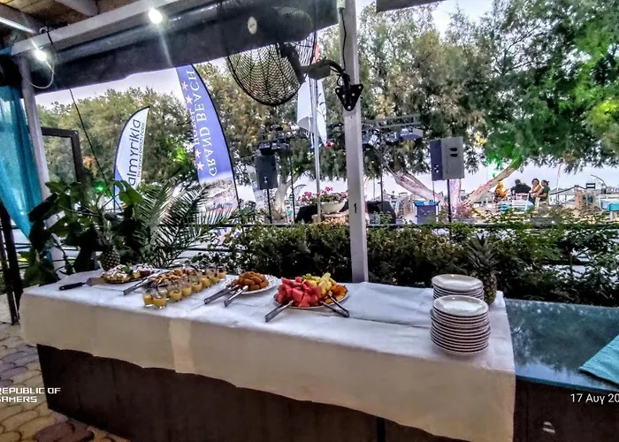 Thassos Grand فندق يميناريا