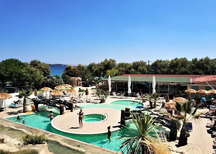 Thassos Grand يميناريا